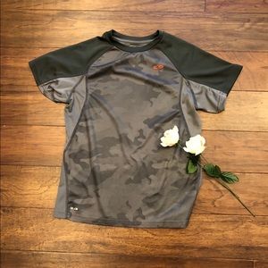 Boys Champion Athletic Shirt. Size L.